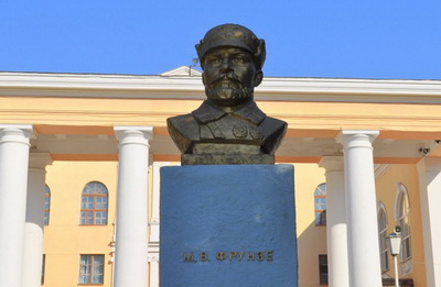 В Сумах снесли памятник Михаилу Фрунзе