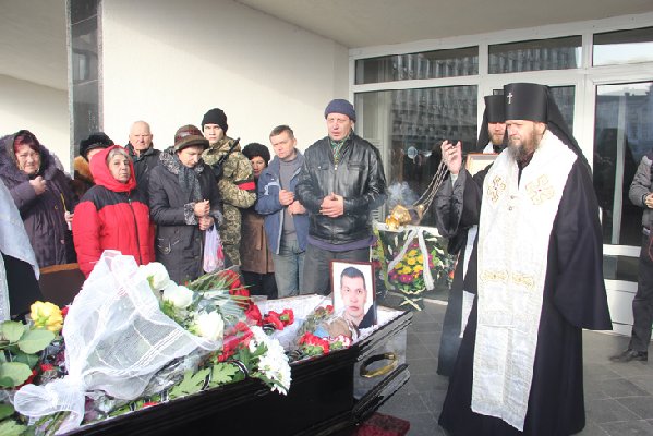 Архиепископ Евлогий совершил отпевание сумского пограничника Юрия Ветрова, погибшего в зоне АТО