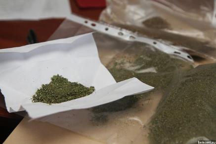 Сумщина наркотическая: марихуану и амфетамин изымают правоохранители по всей области
