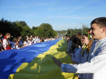 В Ромнах прошёл марш за мир в Украине