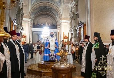 В храмах Сумской епархии вознесли особую молитву за жертв Голодоморов