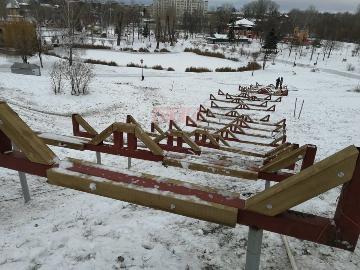 В Сумах в Детском парке строят снежную горку