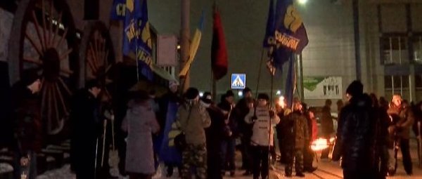 Сумы стали третьим городом Украины, где состоялось факельное шествие в честь дня рождения Степана Бандеры