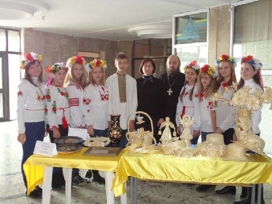 Воспитанники детской воскресной школы провели выставку поделок