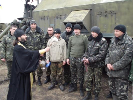 Белопольский благочинный посетил воинское подразделение
