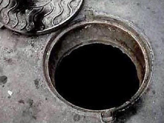 В Сумах продолжаются кражи канализационных люков