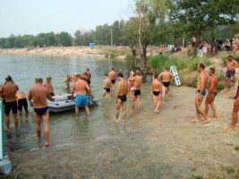 В Сумах на озере Чеха прошел плавательный Марафон