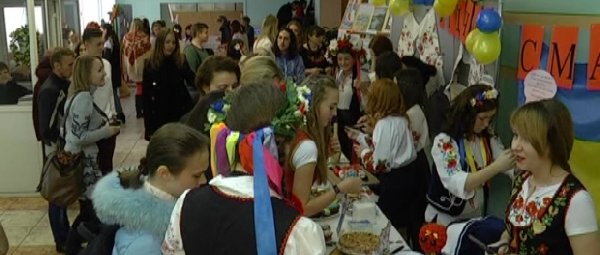 День украинского языка и письменности в Сумах отметили ярмаркой