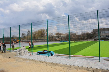 Футбольная площадка в Тростянце почти готова