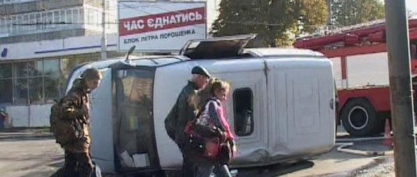 На пересечении улиц Черновола и Ильинской произошло ДТП