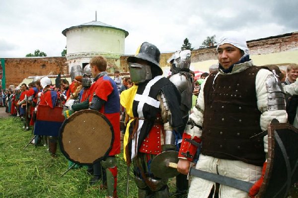 Фестиваль в Тростянце погрузил гостей в эпоху средневековья