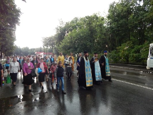 Крестный ход к Ахтырской чудотворной иконе собрал несколько сот паломников