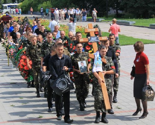 Сумчане сегодня прощались с Максимом Савченко погибшим в АТО